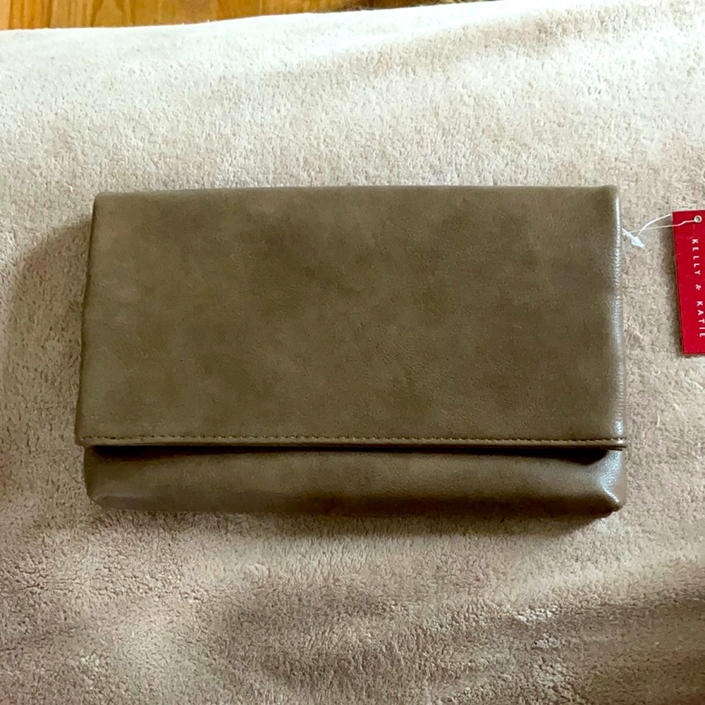 NWT Kelly & Katie Cenade crossbody clutch in Taupe